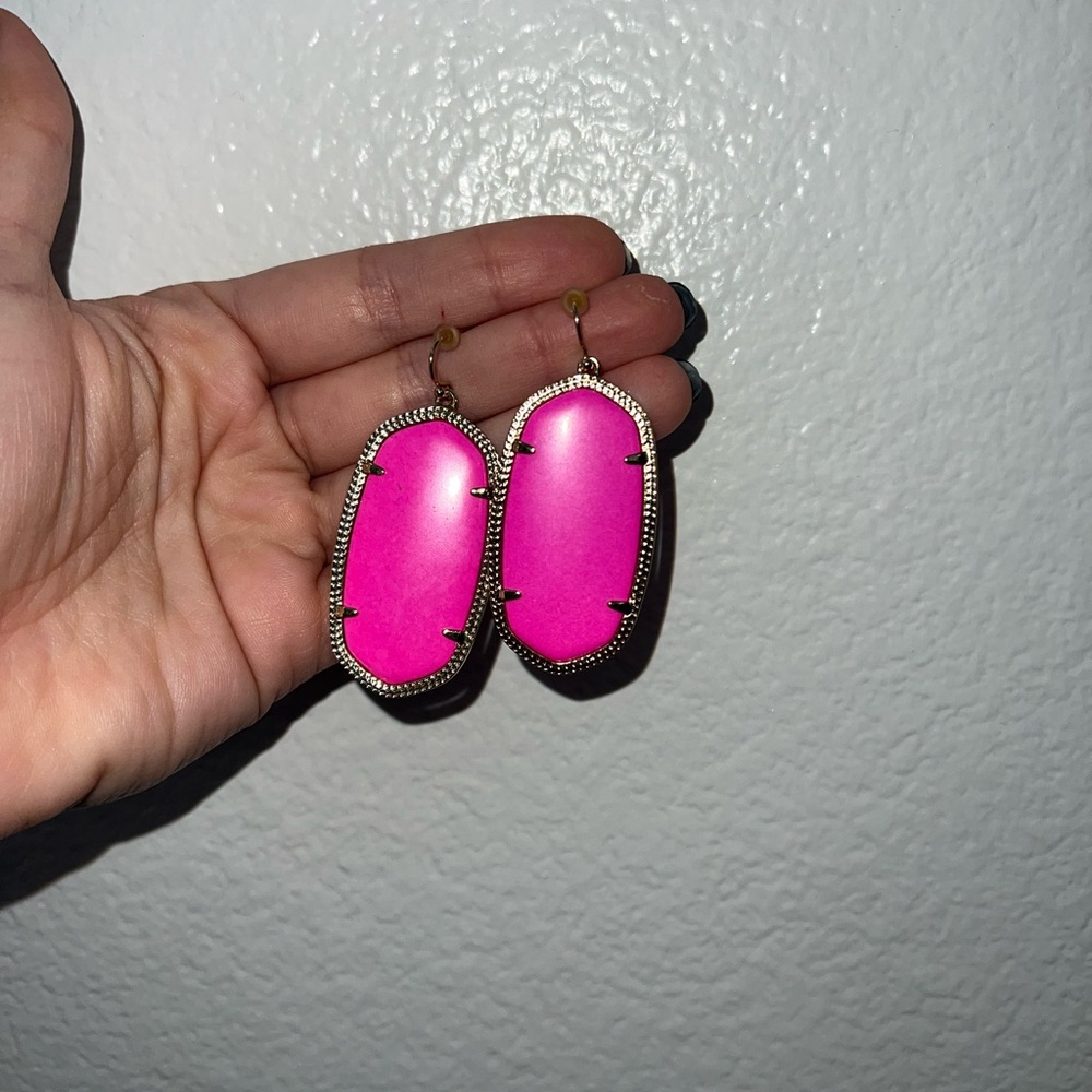 Kendra Scott Bright Pink and Gold Earrings - Picture 3 of 3